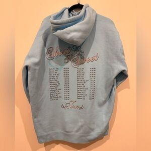Rare Limited Edition Sabrina Carpenter Short & Sweet Tour Hoodie W/ TOUR DATES!!